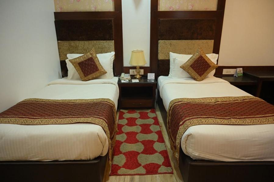 Square Inn Hotel,Varanasi Exterior photo