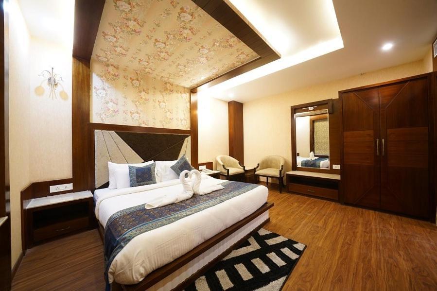Square Inn Hotel,Varanasi Exterior photo
