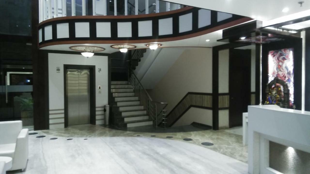 Square Inn Hotel,Varanasi Exterior photo