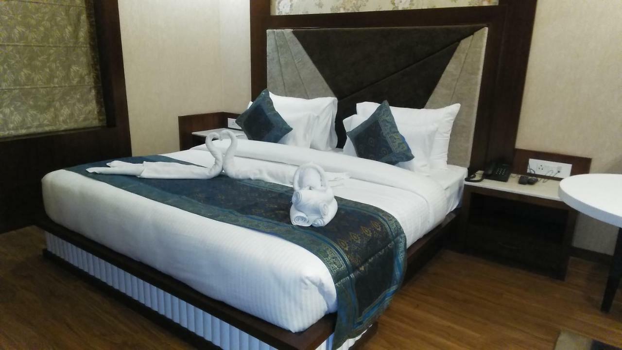Square Inn Hotel,Varanasi Exterior photo