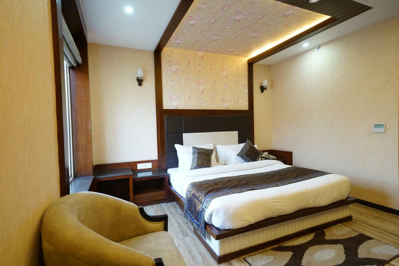 Square Inn Hotel,Varanasi Exterior photo