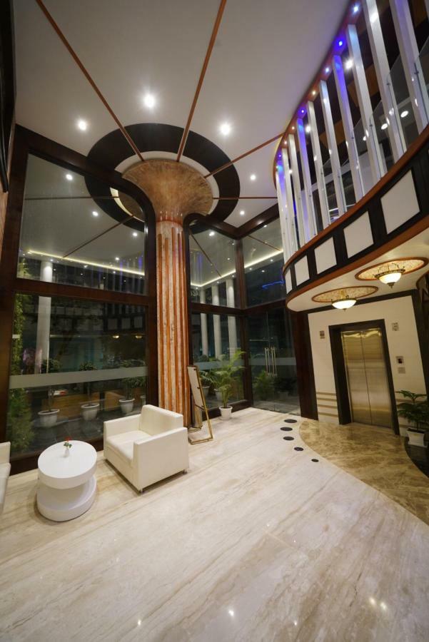 Square Inn Hotel,Varanasi Exterior photo